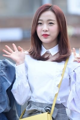  에이프릴 진솔, '감탄을 부르는 깜찍함~'