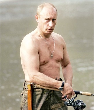 낚시를 즐기고 있는 푸틴 대통령.  /한경DB 