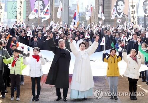 전문가 "文대통령 대일 투트랙 유지…한일관계 냉각 지속할듯"