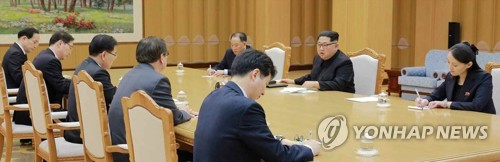 김여정, 특사단 접견도 배석… 김정은 체제서 역할 커지나