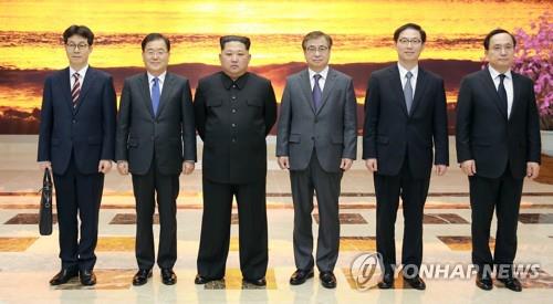 꽉 막혔던 남북관계, 두 달여 만에 '정상회담 합의' 대반전