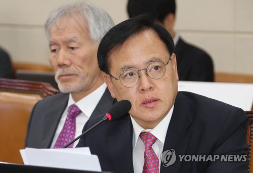 안희정 성추문·박수현 예비후보 사퇴… 충남지사 선거전 출렁