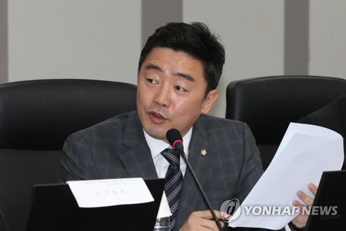 민주 "지방선거·개헌 동시투표는 국민과의 약속… 끝까지 최선"