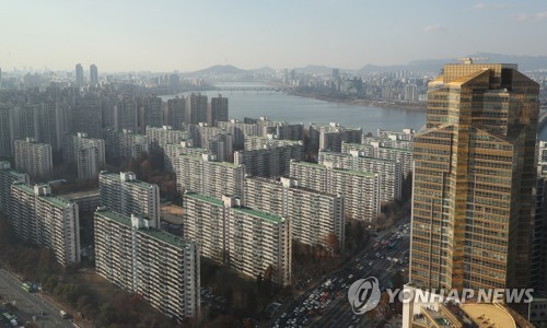 서울 아파트 '두 얼굴'…청약은 후끈, 기존 주택시장은 썰렁