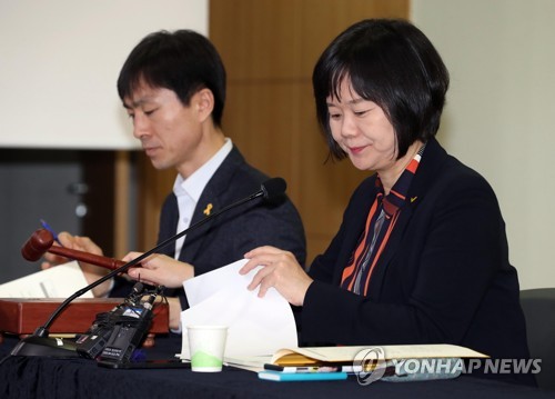 정의당 "대통령 발의시 개헌중단 우려"… 5당협의체 재차 제안