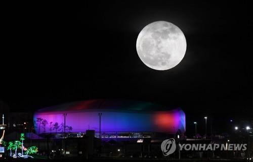 강릉 스피드스케이팅 경기장 '실내 테니스장' 활용 급부상