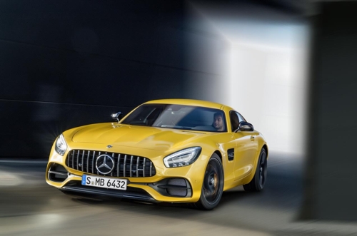 벤츠, 스포츠카 '2018 AMG GT·GT S' 출시… 최대출력 522마력