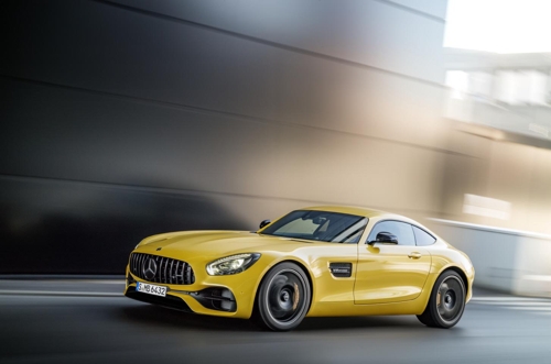 벤츠, 스포츠카 '2018 AMG GT·GT S' 출시… 최대출력 522마력