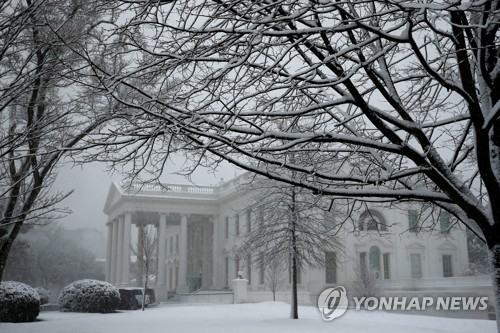 푸틴 통화 메모 유출에 분노한 백악관, 유출자에 '해고' 경고