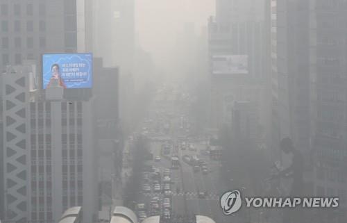 "중국 탓이야!"…중국발 미세먼지 공습에 여론 '싸늘'