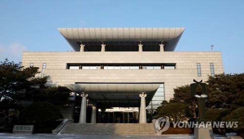 김정은, 군사분계선 어떻게 넘을까… 리설주 동행여부도 주목