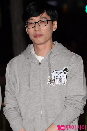 [TEN PHOTO] 유재석 &#39;무한도전 마지막 녹화를 마치고&#39;