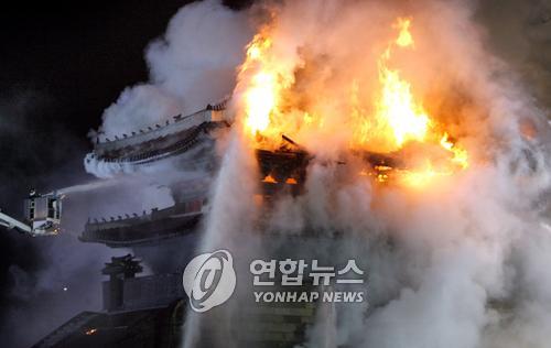숭례문 화재 10년만에… 흥인지문 방화에 문화재 관리 또 도마