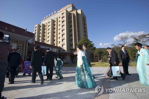 "정상회담 뒤 적십자회담"… 이르면 '6·15'에 이산상봉 가능할까