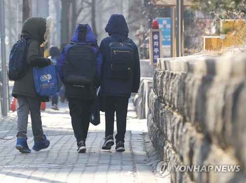 출근길 '꽃샘추위'… 전국 흐리다 낮부터 맑아져