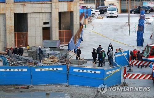 검찰 수사 칼날에도 공사진행 엘시티, 추락 참사에 급제동