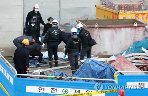 부산 엘시티 사고… 3명 탄 구조물 순식간에 200ｍ 추락