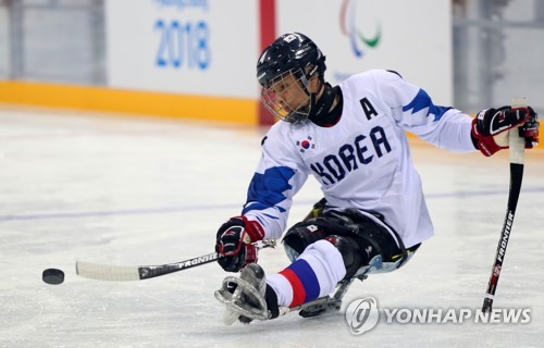 한국 아이스하키, 첫 경기 한일전서 4-1 완승