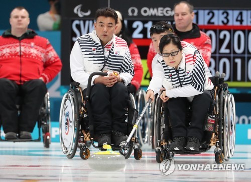 휠체어 컬링 대표팀, 슬로바키아 제압…3전 전승
