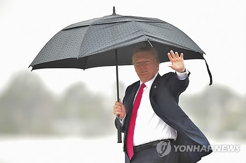 트럼프 참모들 줄줄이 사퇴… 백악관 엑소더스 '기록 경신' 수준