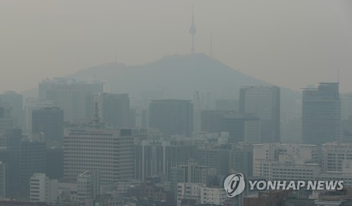 화창한 봄 덮친 미세먼지…서울 '역대급' 고농도 기승