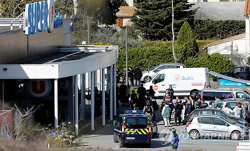 프랑스 남부 인질테러 관련 2명 체포