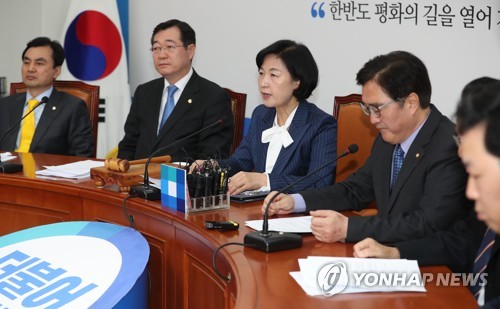 민주, 8인 협의체 개헌논의 압박…"한국당, 할 일 해야"