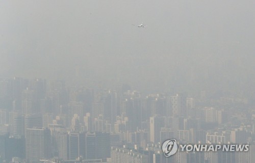 미세먼지 공습에 '사면초가' 한반도… "모레부터 점차 해소"