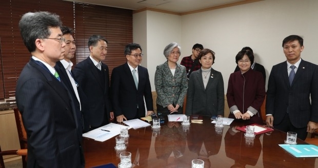 한국 철강업체들, 미국 '관세 폭탄' 피해…관세 대상국서 제외