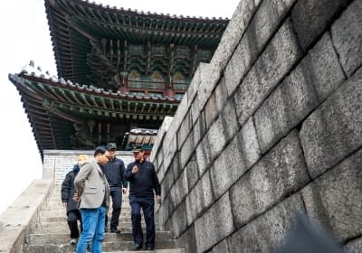 검게 그을린 보물 1호 흥인지문 … 남대문 방화 10주년에 '아찔'