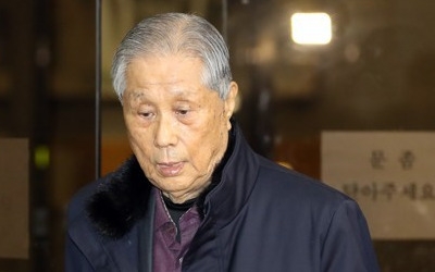 이상은, 검찰 조사 후 귀가…"MB, 다스와 연관 없다"