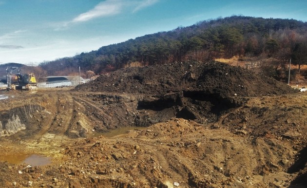 김포 갈산리 일대에 매립된 오염 토사.