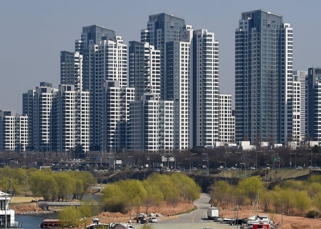 서울 강남권 최고가 아파트인 반포동 '아크로리버파크'. 한경DB