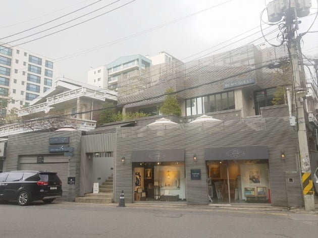 배우 한효주가 지난해 매입한 서울 한남동의 상가건물. 원빌딩 제공