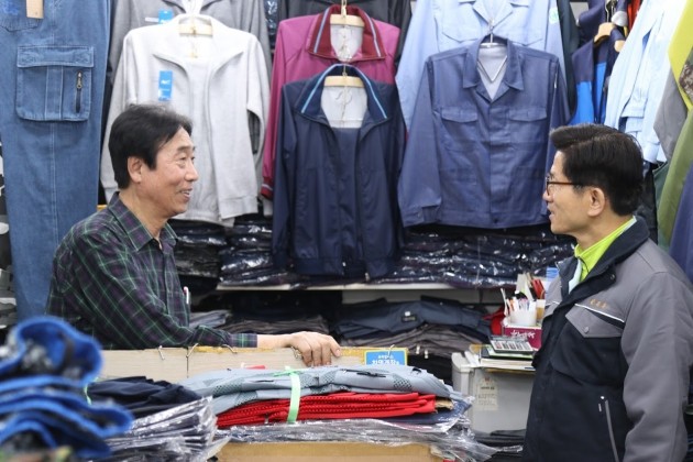 김문수 자유한국당 서울시장 후보 평화시장 방문