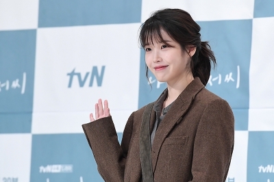  아이유, '귀여운 미소~'