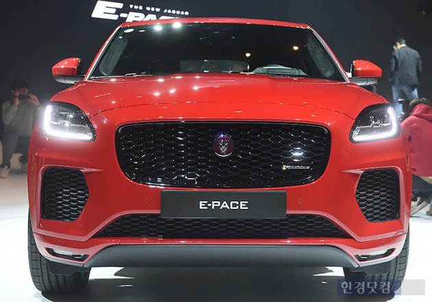 [포토] 스포츠카의 디자인과 성능 갖춘 재규어 'E-PACE'