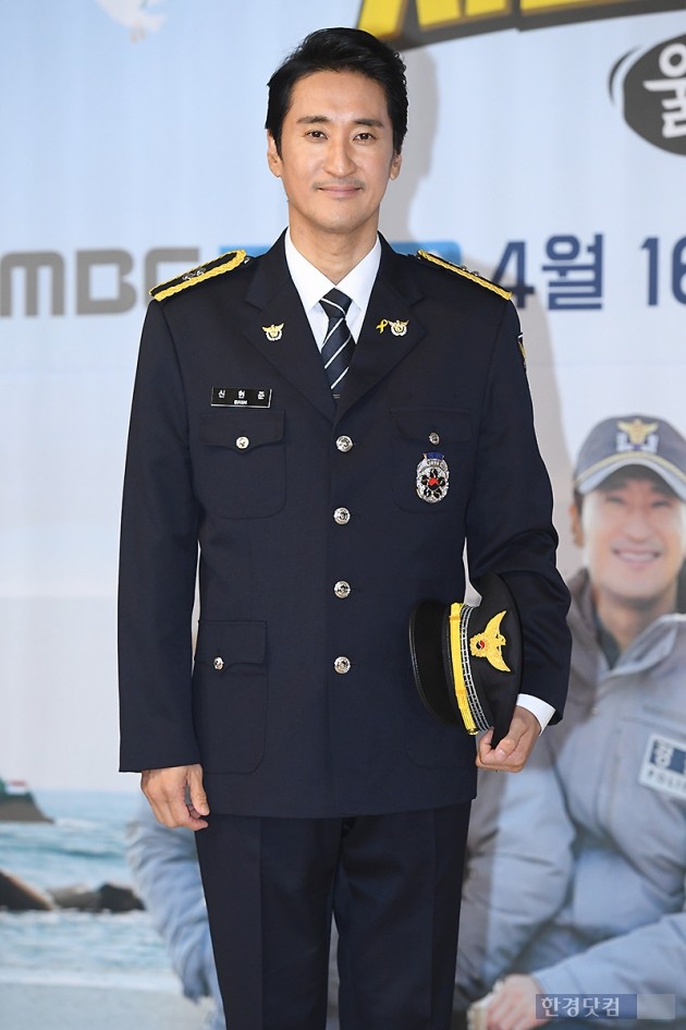 [포토] 신현준, '맏형의 부드러운 모습'