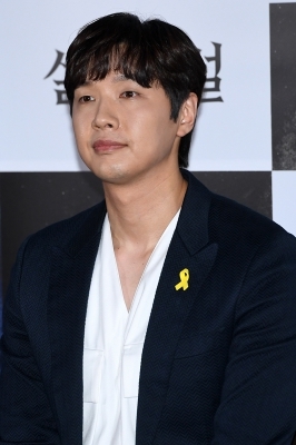  지현우, '왼쪽 가슴에 세월호 리본 달고'