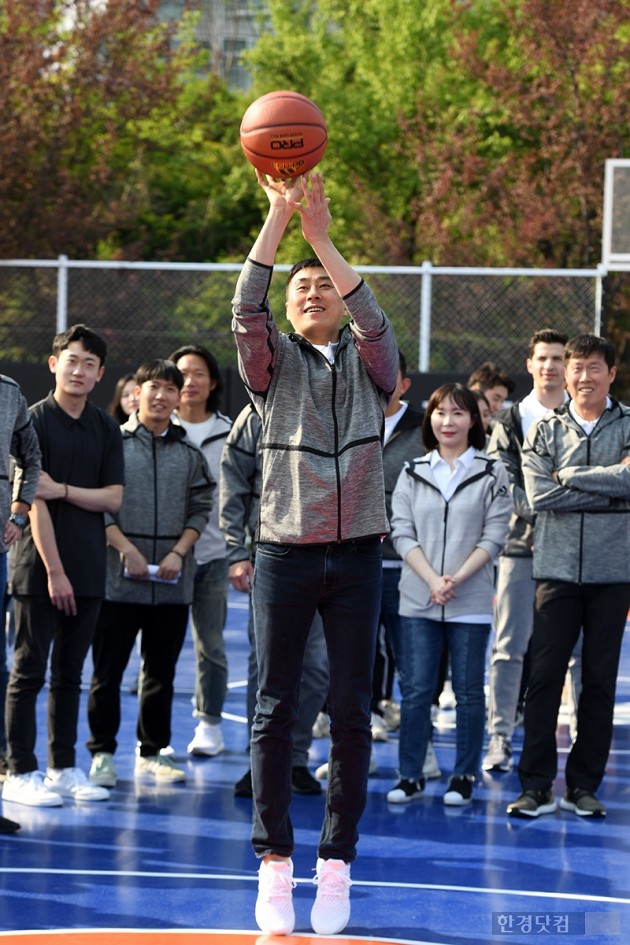 [포토] 이상민 감독, '레전드의 시투'