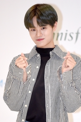  워너원 이대휘, '애교 가득 담은 사랑둥이 눈빛'