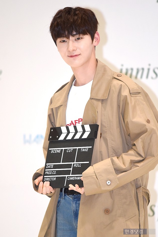 [포토] 워너원 황민현, '女心을 파고드는 부드러운 미소'