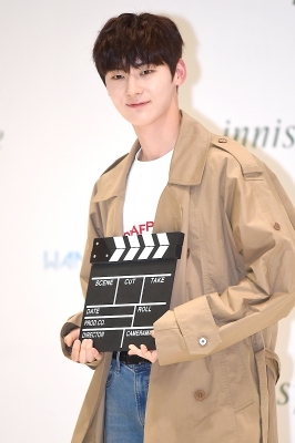  워너원 황민현, '女心을 파고드는 부드러운 미소'