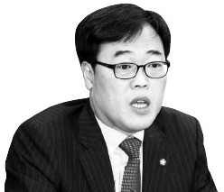 '강경파' 김기식 금감원장, 금융위와 마찰 빚나