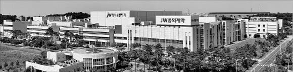 JW생명과학, 아시아 최초로 수액공장 유럽 GMP 인증 획득