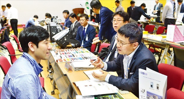 한국수력원자력은 중소기업 동반 성장을 위해 구매상담회를 주기적으로 열고 있다. 사진은 작년 5월 경북 경주시 월성본부에서 열린 상담회 모습. /수력원자력 제공 