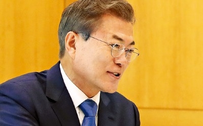 홍준표 대표 "김기식 임명 철회하라"… 문재인 대통령, 침묵