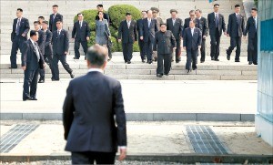 9시27분, 김정은 기다리는 문재인 대통령