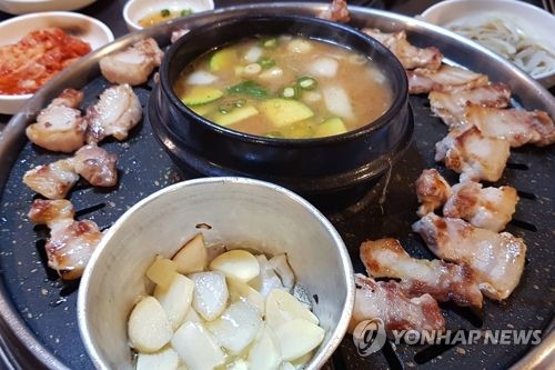 100g 990원 '세일'… 국민 먹거리 삼겹살값 하락세 끝?