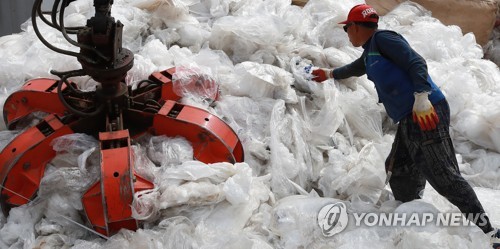 서울 재활용품 3분의 1이 폐비닐… "일회용 비닐봉지 줄여야"